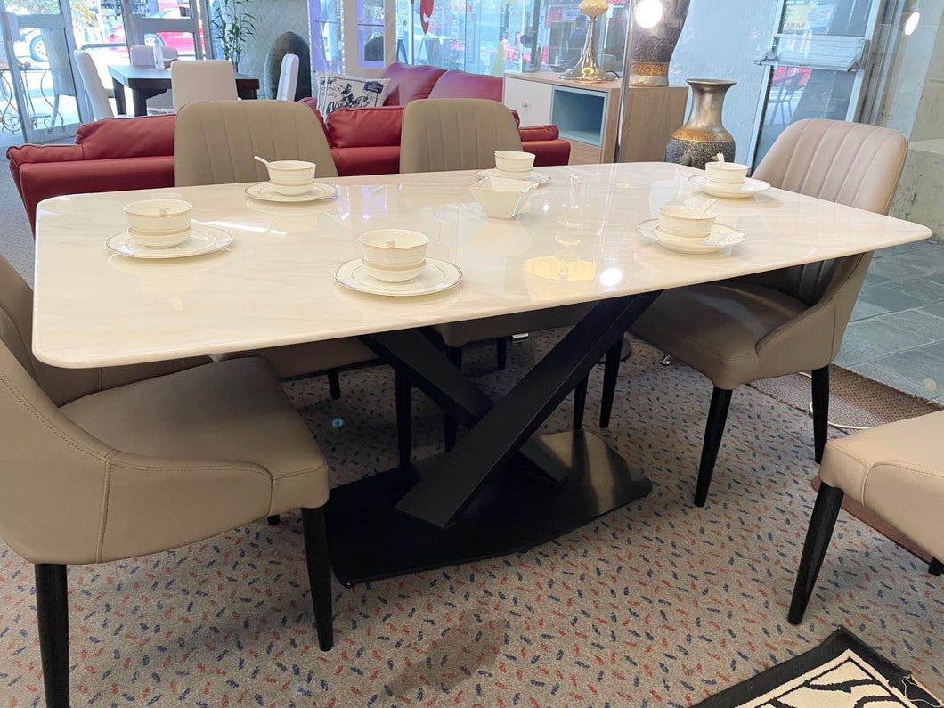 Hubert - Dining Table
